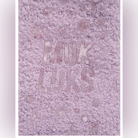 MUK LUKS 2pairs warm & cozy faux fur red &‎ black print Ankle Height Cabin socks - Picture 3 of 10